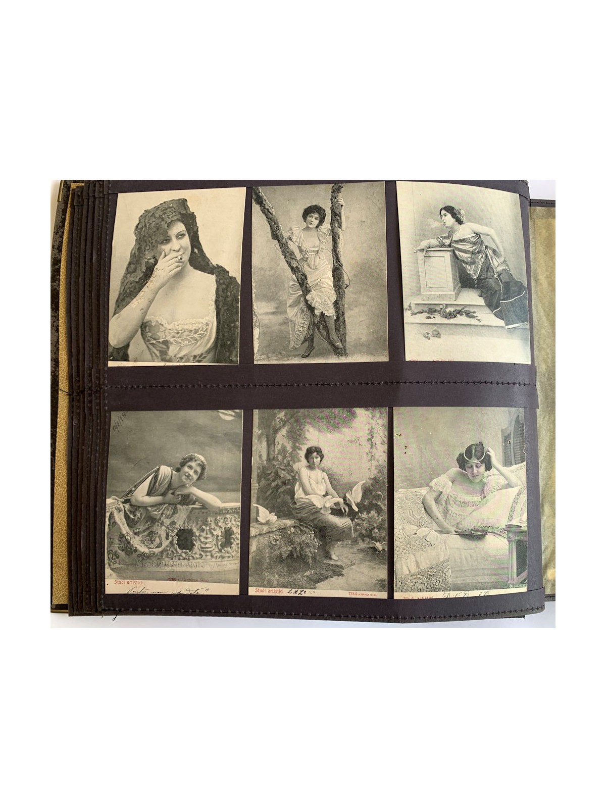 Album di Cartoline soggetti vari (Donne, bambini, suocere, innamorati)