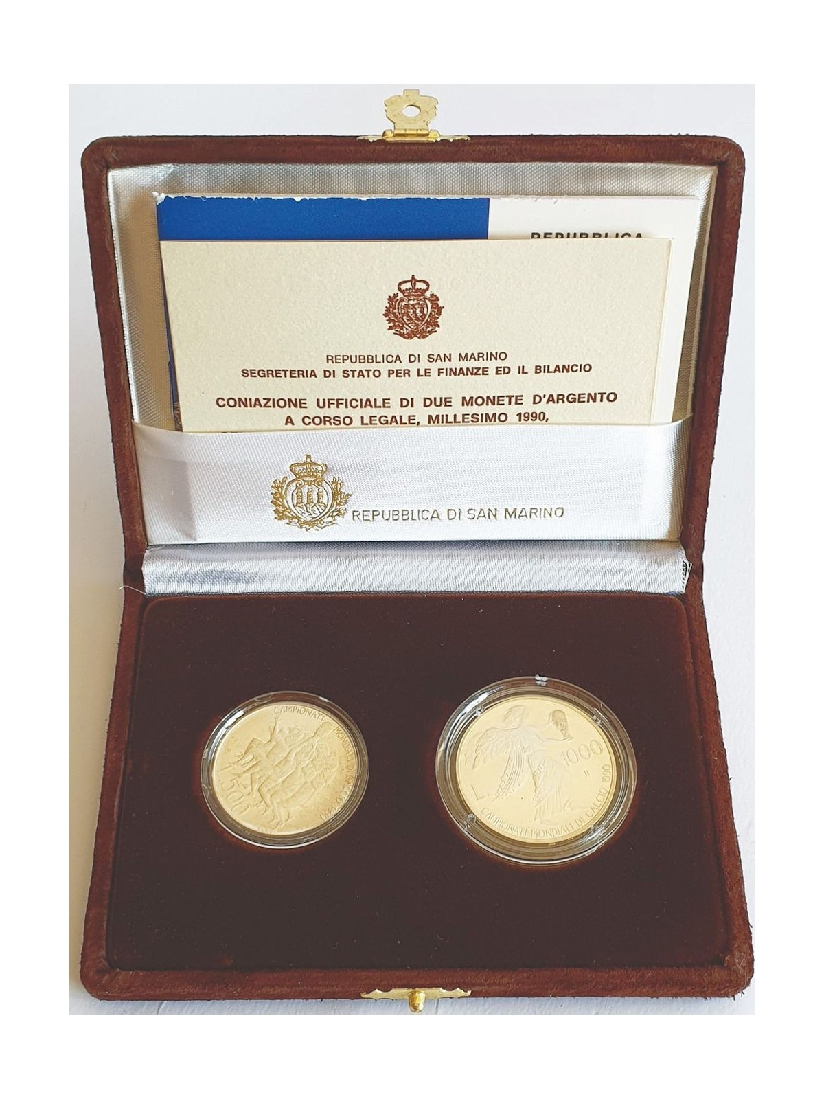 SAN MARINO 1990 Dittico del Campionato mondiale di calcio, 2 Monete in Argento Fondo Specchio