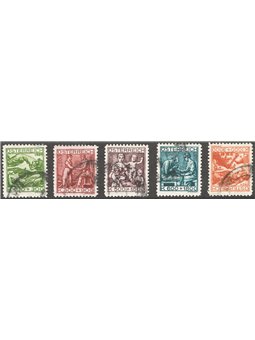 Austria 1924 For Artists in Need series no. 326/330 Cat. €90 (U)