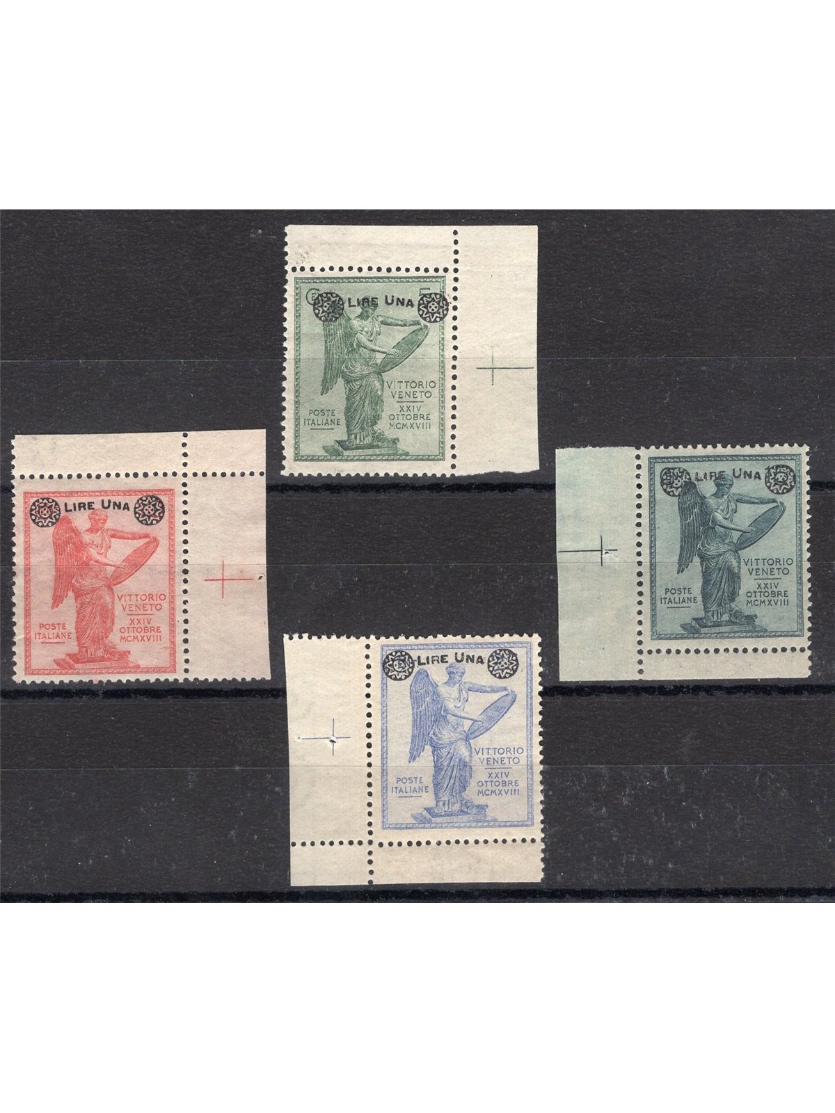 Italia 1924 Vittoria soprast. serie n° 158/61 angolo di foglio con ottima centratura Cert. Biondi Cat. € 900 (**)