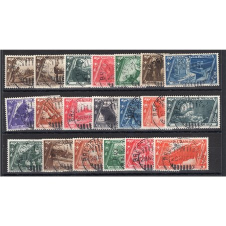 Italia 1932 Marcia su Roma serie n° 325/40 + P.A. 42/43 + Ex 17/18 con annulli originali in data Cert. CiBaFil Cat. € 1.200 (U)