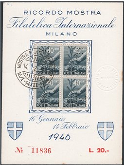 Italia 1946 Cartoncino ricordo della Mostra Filatelica di Milano affrancato con quartina del 40 c. Democratica e con perforazion