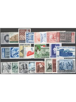 Italy 1952 Complete year no. 682/705 Cat. €190 (**)