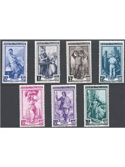 Italia 1955/57 Italia al lavoro con fil. stelle serie n° 754/60 Cat. € 150 (**) 