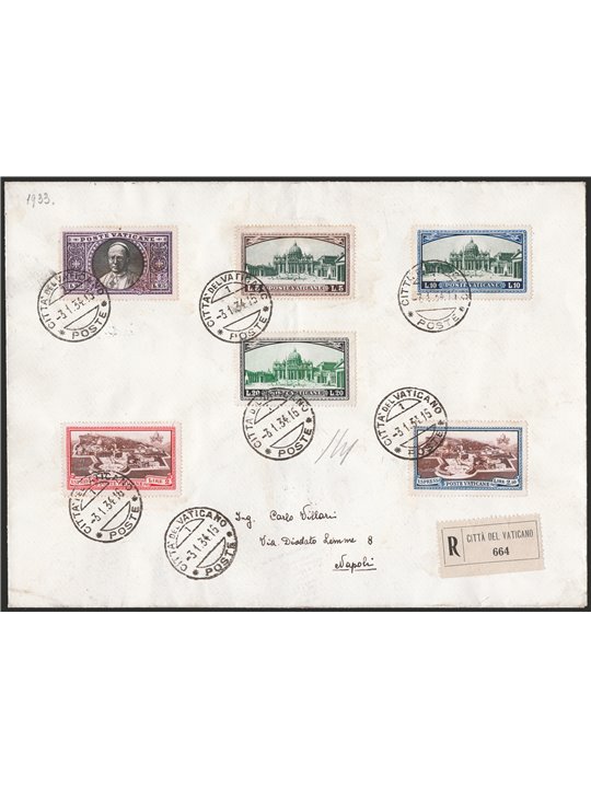 Vaticano 3/1/1934 Due raccomandate dal Vaticano per Napoli affrancata con serie "Giardini e Medaglioni". Al verso timbri d'arriv