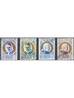 Vatican 1951 ‘Pope in Gold’ series no. 145/48 Cat. €40 (U)