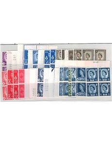 GRAN BRETAGNA 1967-70 Elisabetta II e simboli regionali 32v in quartina MNH**