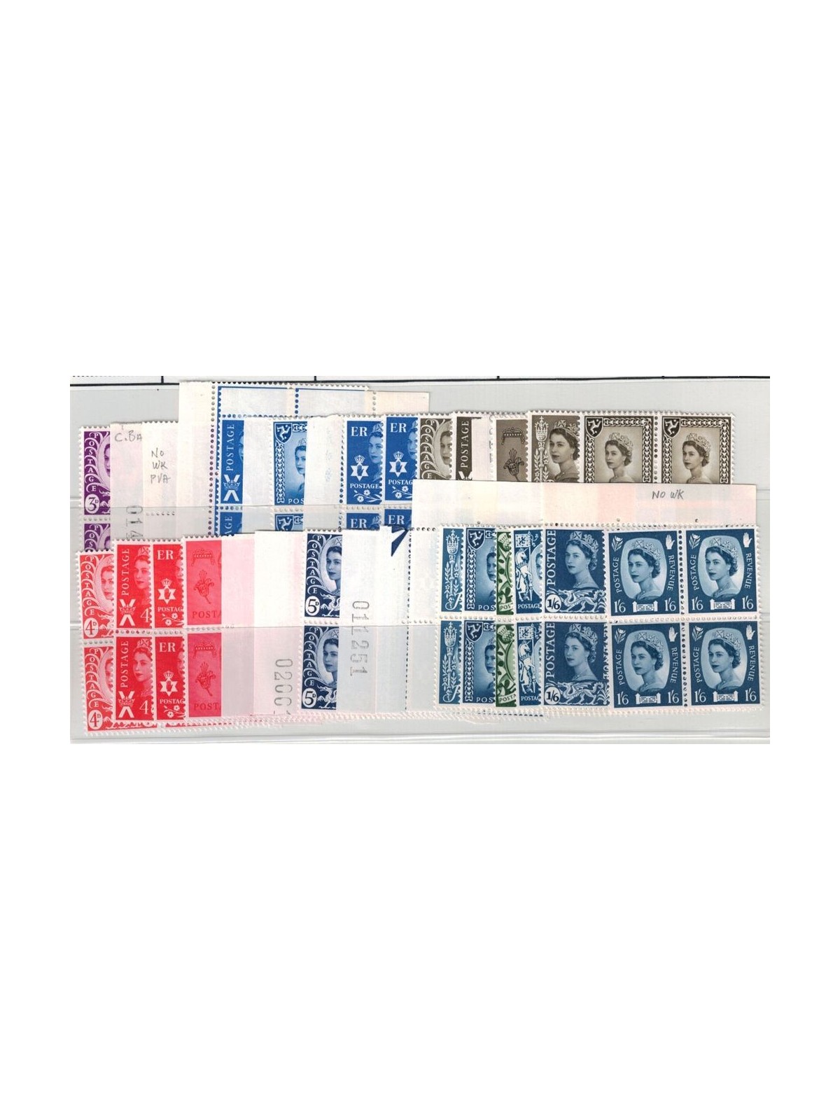 GRAN BRETAGNA 1967-70 Elisabetta II e simboli regionali 32v in quartina MNH**