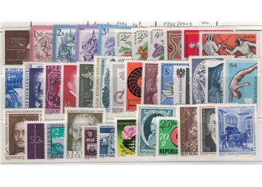 AUSTRIA 1974 Annata completa 37v MNH**