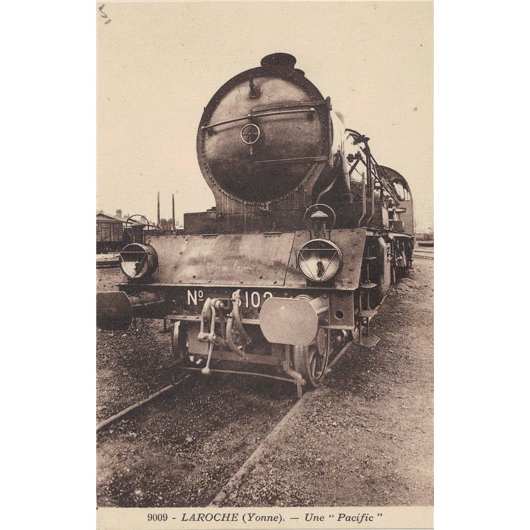 POSTCARD France (Laroche), Locomotive Une Pacific