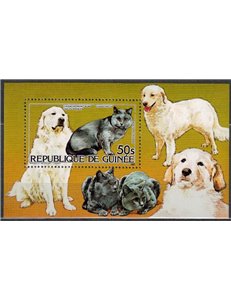 GUINEA 1985 Dogs and cats - Dogs & cats 1 s/s MNH**