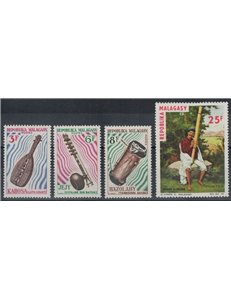 MADAGASCAR 1965 Strumenti musicali 4v MNH**