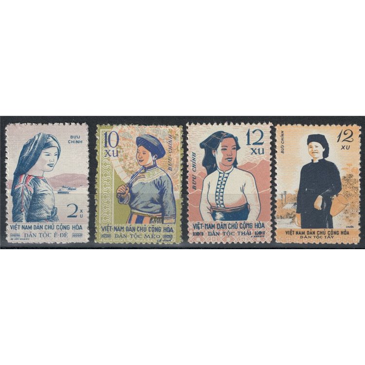 VIETNAM DEL NORD 1960 Costumi popolari 4v MNH**