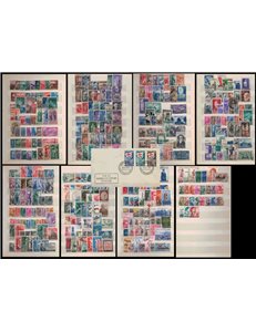 ITALY 1945-60 US stamps in complete sets, high catalog value
