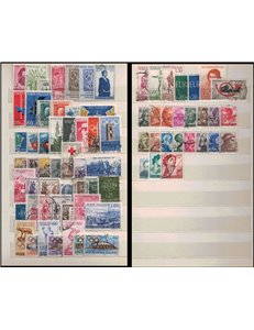 ITALIA 1945-60 Francobolli us in serie complete, alto valore catalogo