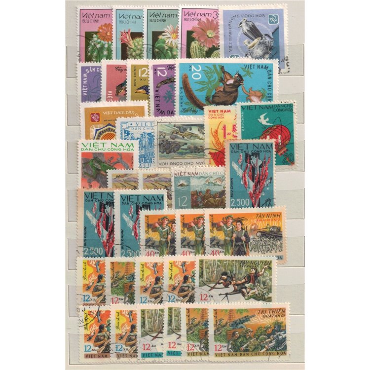 VIETNAM DEL NORD Lotto di circa 160 francobolli us