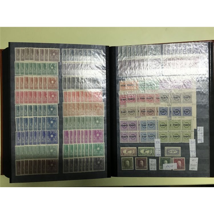 AUSTRIA 1870-2007 Lotto di migliaia di francobolli MNH**