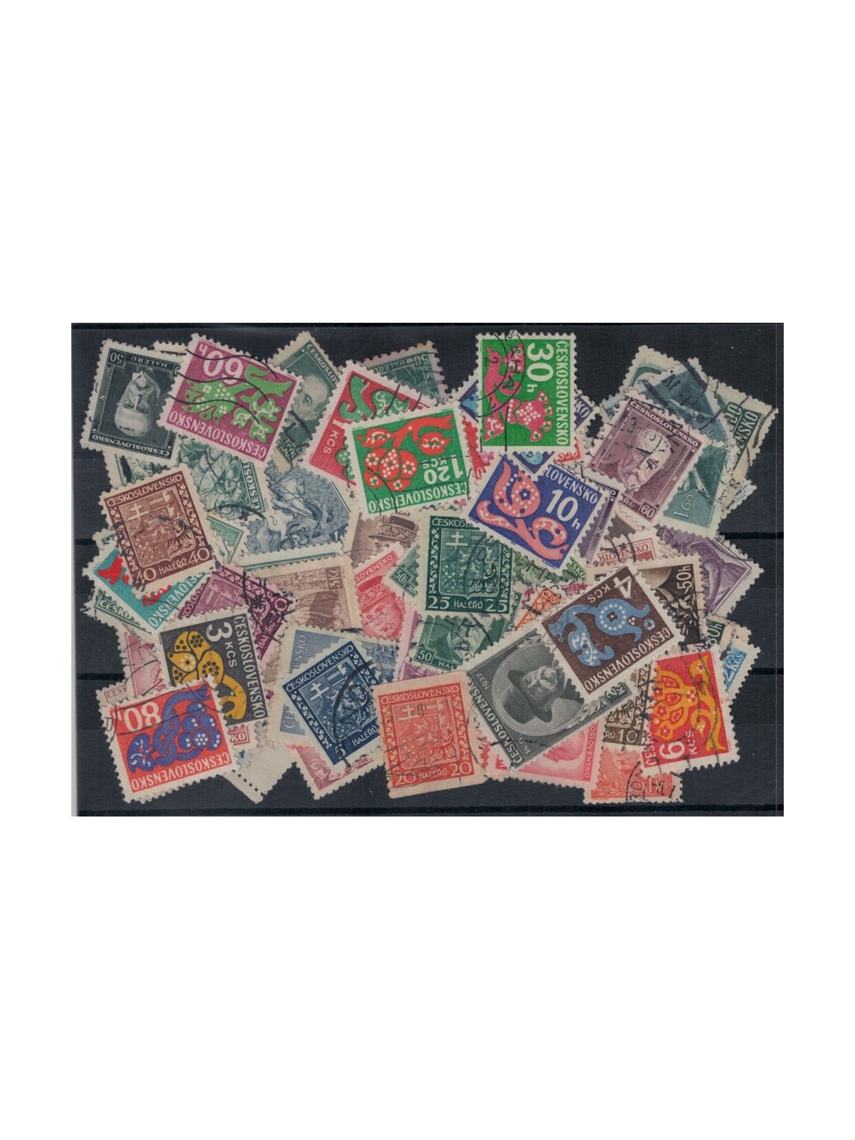 CZECHOSLOVAKIA Lot of 100 used stamps all different in complete sets (3)