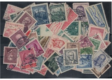 CZECHOSLOVAKIA Lot of 100 used stamps all different in complete sets (4)