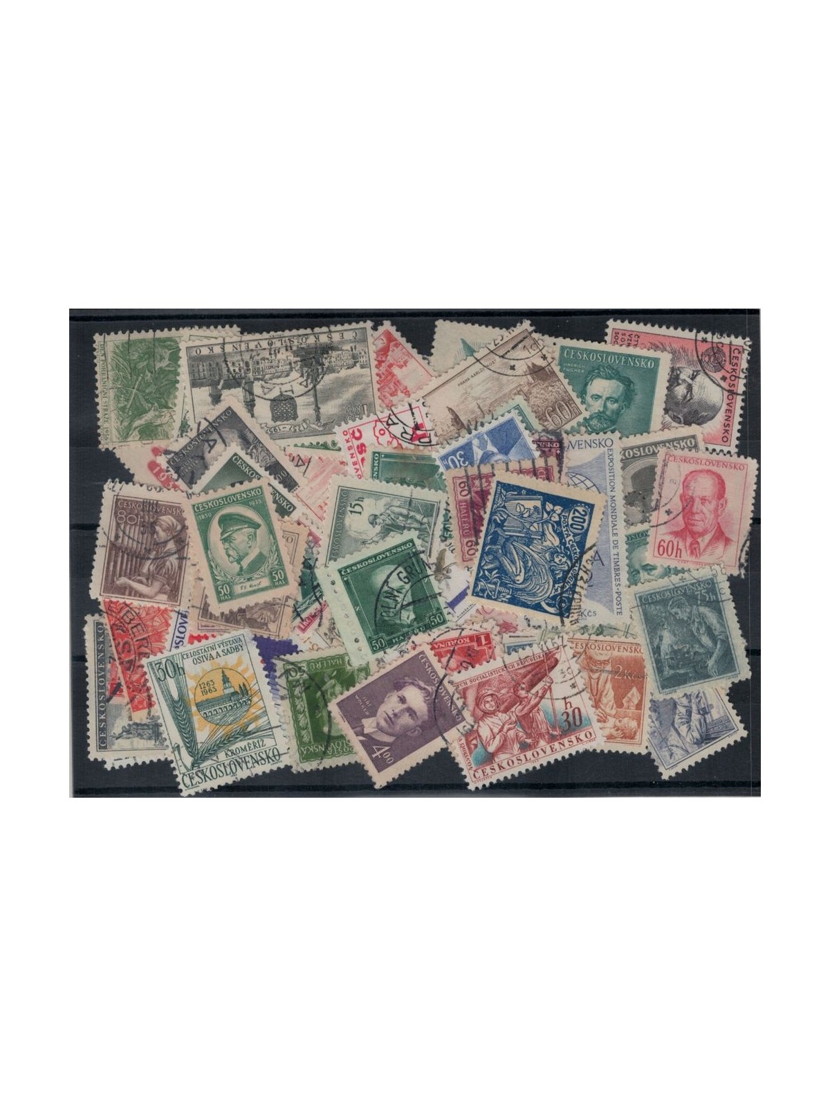 CZECHOSLOVAKIA Lot of 100 used stamps all different in complete sets (7)
