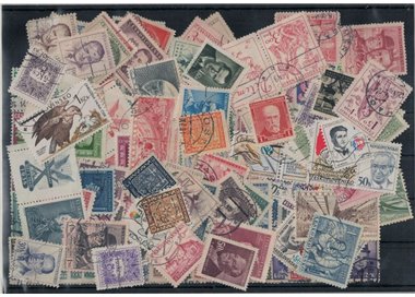 CZECHOSLOVAKIA Lot of 200 used stamps all different in complete sets (2)