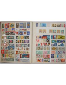 GERMANIA DDR 1960/80 Classificatore con francobolli MNH**