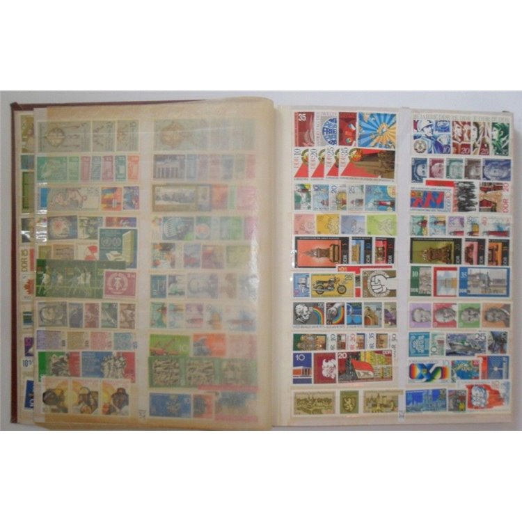 GERMANIA DDR/REICH/SAAR/BADEN Classificatore con francobolli