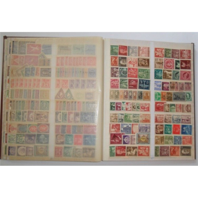 GERMANIA DDR/REICH/SAAR/BADEN Classificatore con francobolli