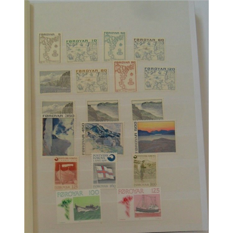 ISOLE FAEROER 1970-80-90 Classificatore con francobolli MNH**