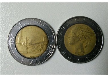 ITALY 1982 Bicolour, bimetallic, £500 coin UNC